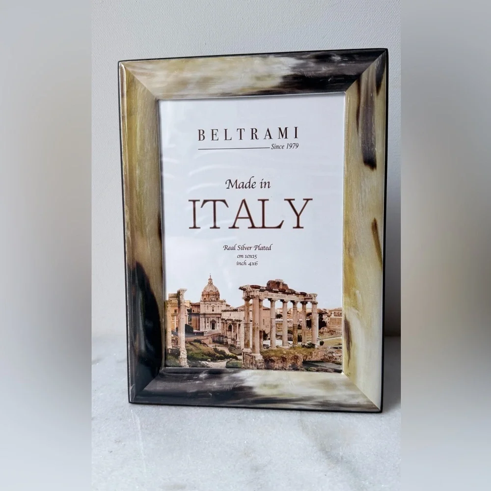 Marble-Effect Picture Frame in Cream and Brown modern made in Italy. 4”x6 photo